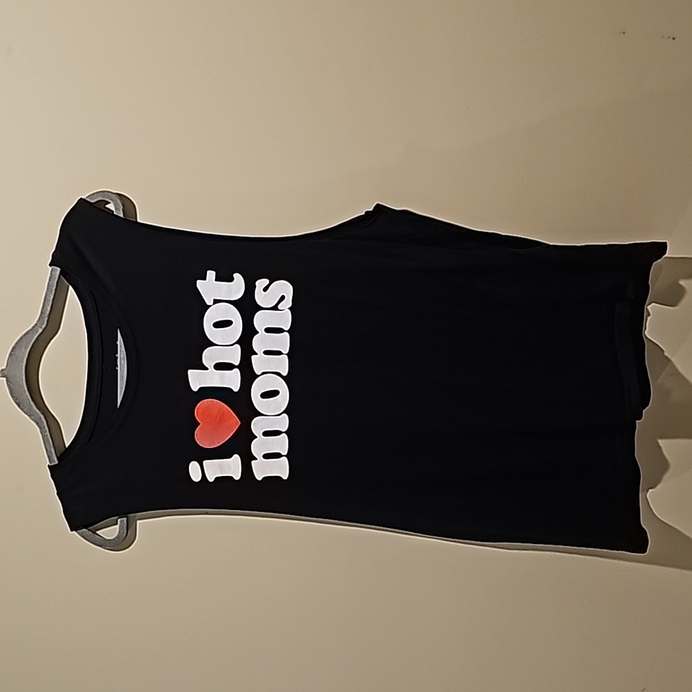 Men's Gildan  Sleeeveles shirt